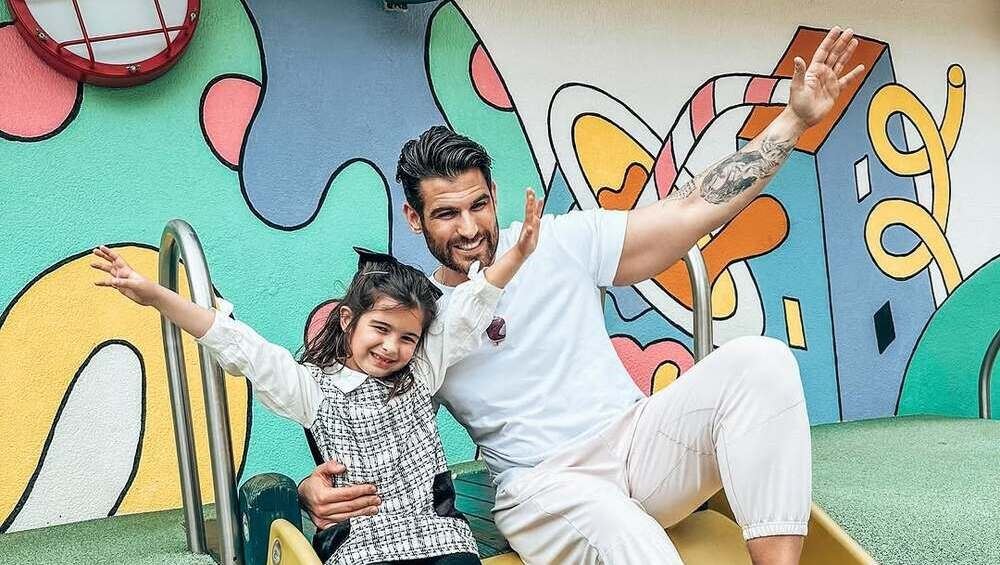 Η Μελίτα Παύλου στο παιδικό της δωμάτιο - Η αγαπημένη της ασχολία με τον μπαμπά της