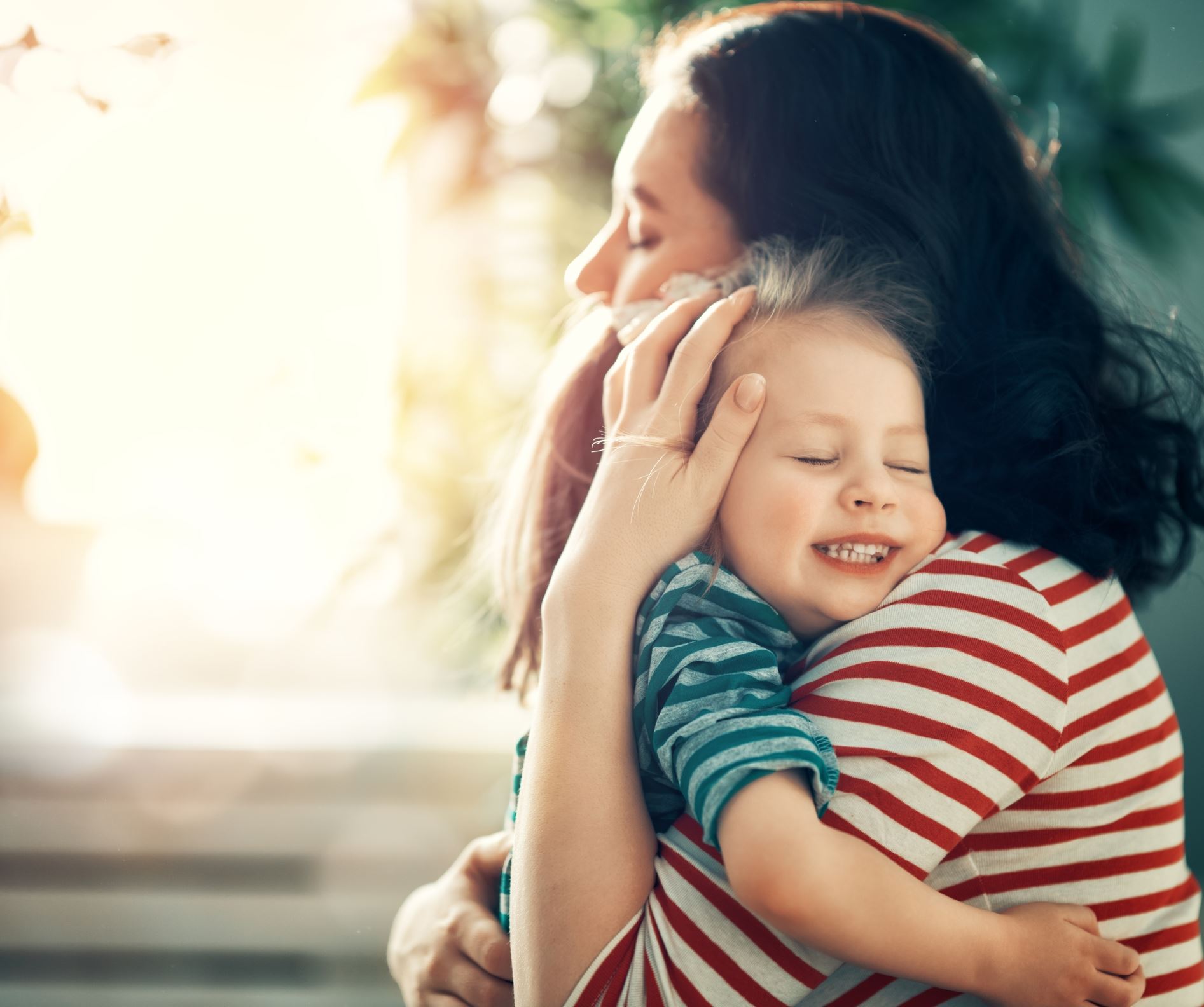 Ασφαλής προσκόλληση: Ο πιο σημαντικός παράγοντας για την ανάπτυξη των παιδιών στα πρώτα χρόνια της ζωής τους