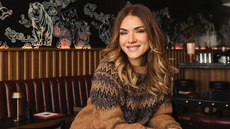 Βάσω Λασκαράκη: Με τον Λευτέρη Σουλτάτο και την τηλεοπτική της κόρη στο event του Harper's Bazaar