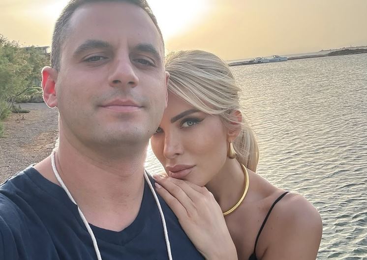 Το φαρδύ πουκάμισο και μια εγκυμοσύνη που έγινε viral πριν καν ανακοινωθεί