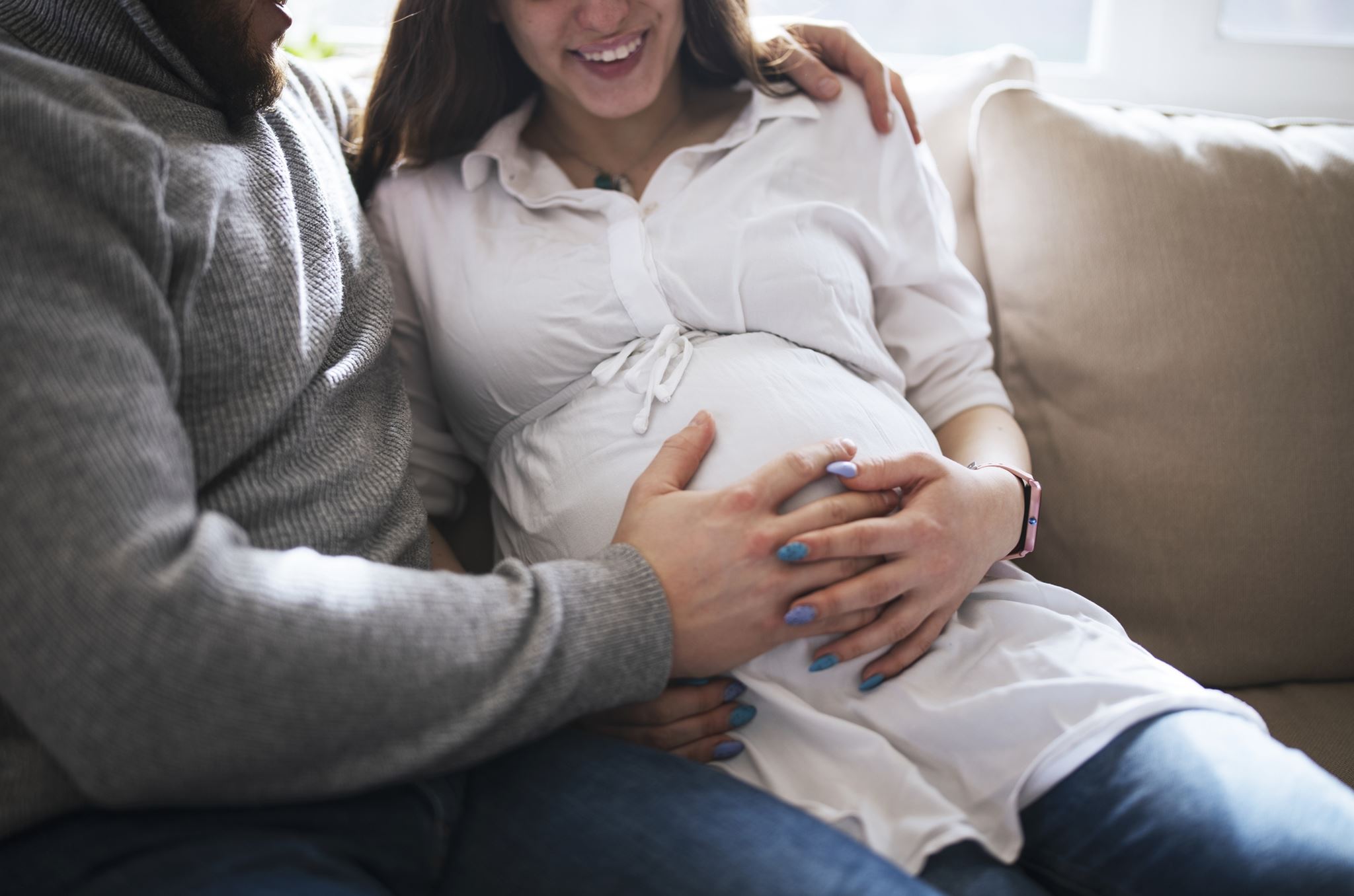 5 αλήθειες που πρέπει να γνωρίζουν οι γονείς πριν τη γέννα, σύμφωνα με μια μαία