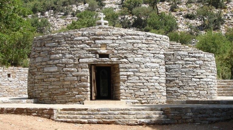 Στις 2 Ιουλίου η μυσταγωγική λειτουργία του Αγίου Υακίνθου στο δάσος του Ψηλορείτη