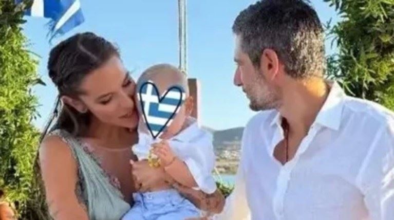 Εριέττα Κούρκουλου Λάτση - Βύρων Βασιλειάδης: Βάφτισαν τον γιο τους Λέοντα στην Πάρο