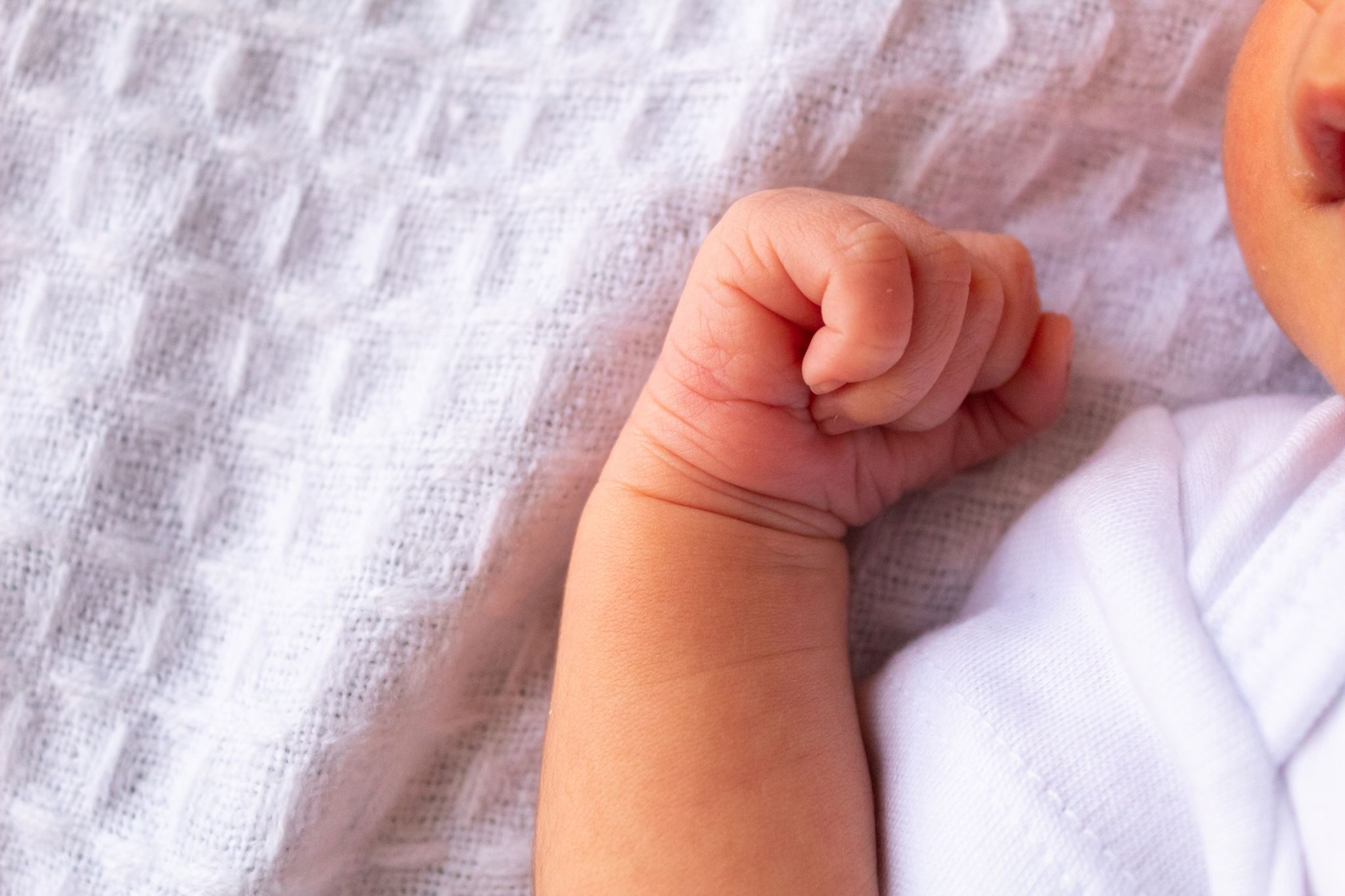 Νέες εξελίξεις με το βρέφος που πέθανε στο κρεβάτι των γονιών του: "Θα χωρίσουν, ο ένας ρίχνει ευθύνες στον άλλον"