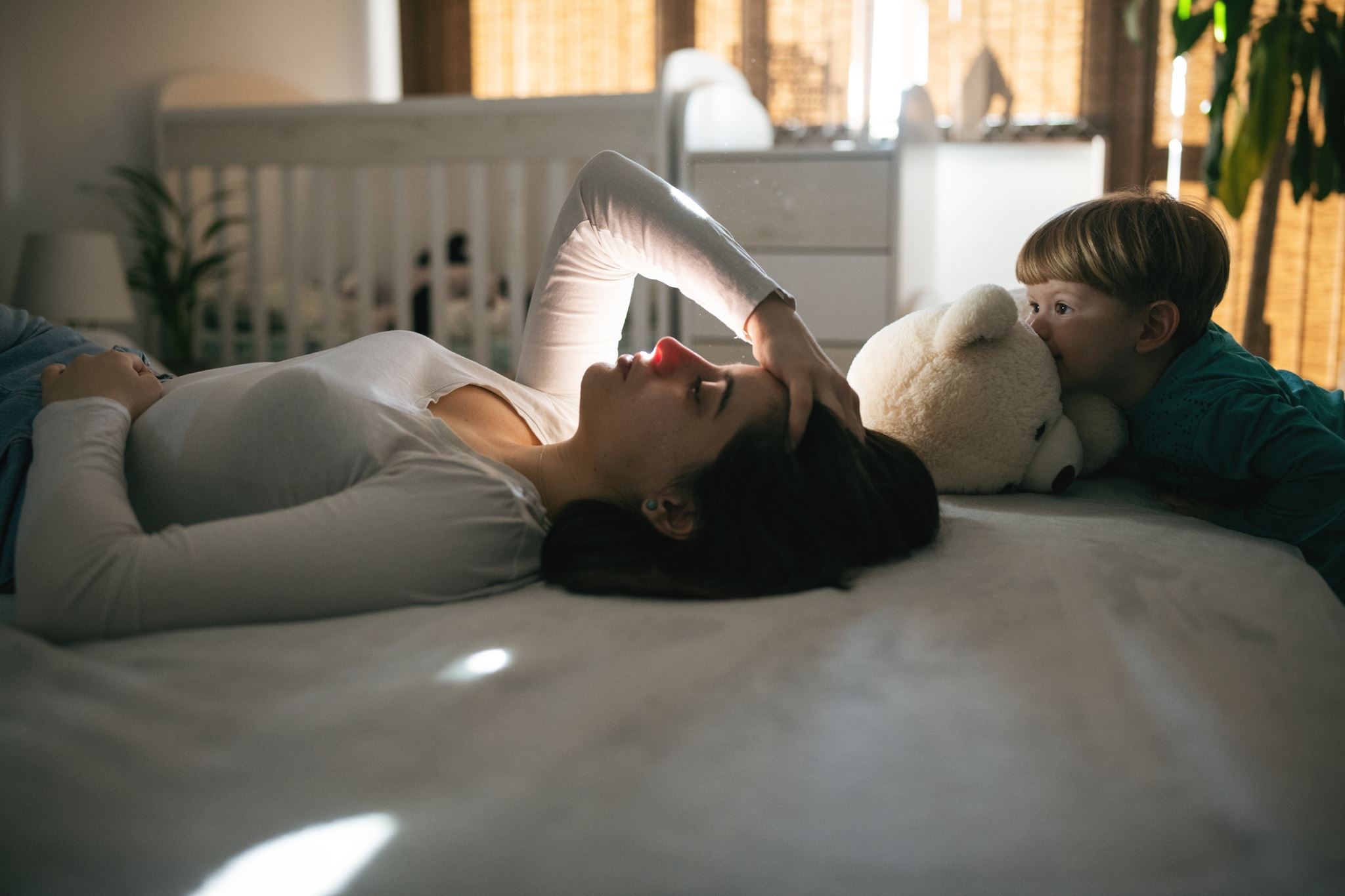 Τα νούμερα μίλησαν: Οι μαμάδες δεν παίρνουν "άδεια" ακόμα κι αν οι ίδιες αρρωστήσουν