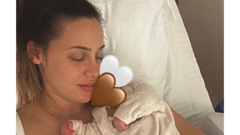 Η Άννα Κορακάκη μιλά για τη γέννηση της κόρης της: "Η προσαρμογή είναι δύσκολη αρκετά"