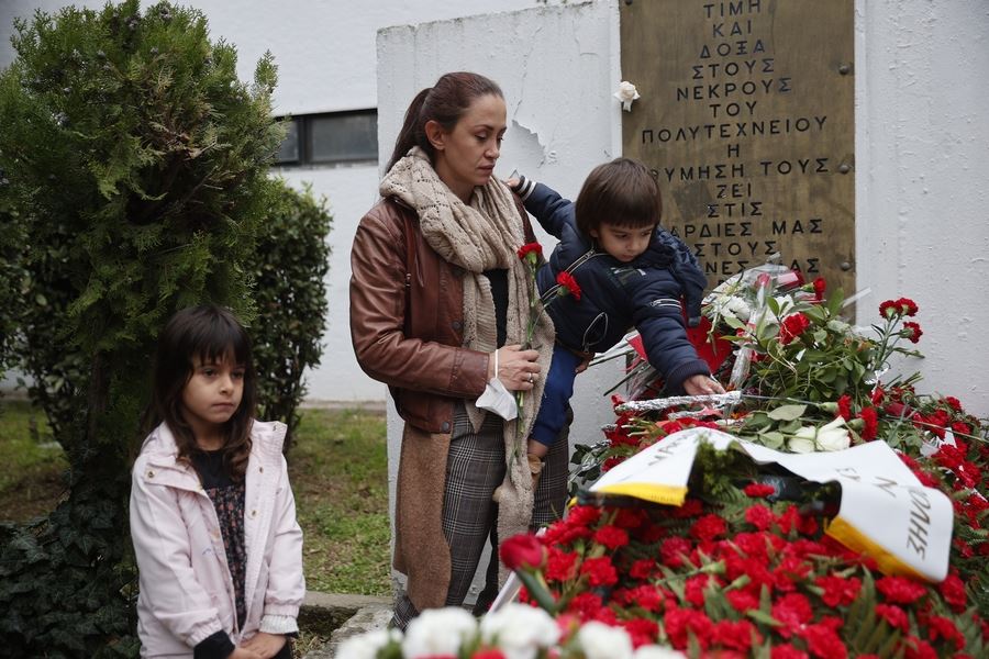 Σεμινάριο στα σχολεία μετά τη γιορτή του Πολυτεχνείου: "Απαράδεκτο" λένε οι εκπαιδευτικοί