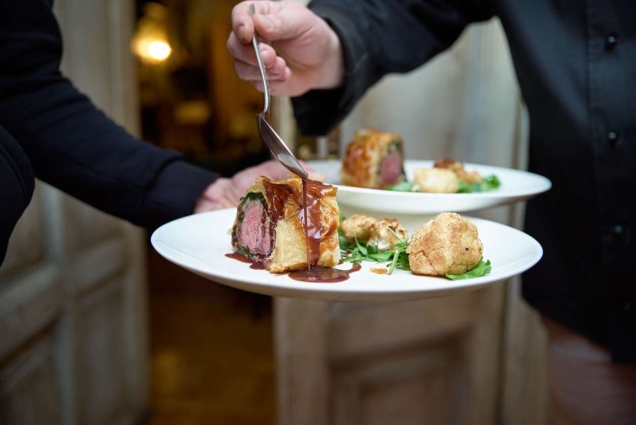 Στα high end εστιατόρια της Αθήνας δεν πας μόνο για το φαγητό