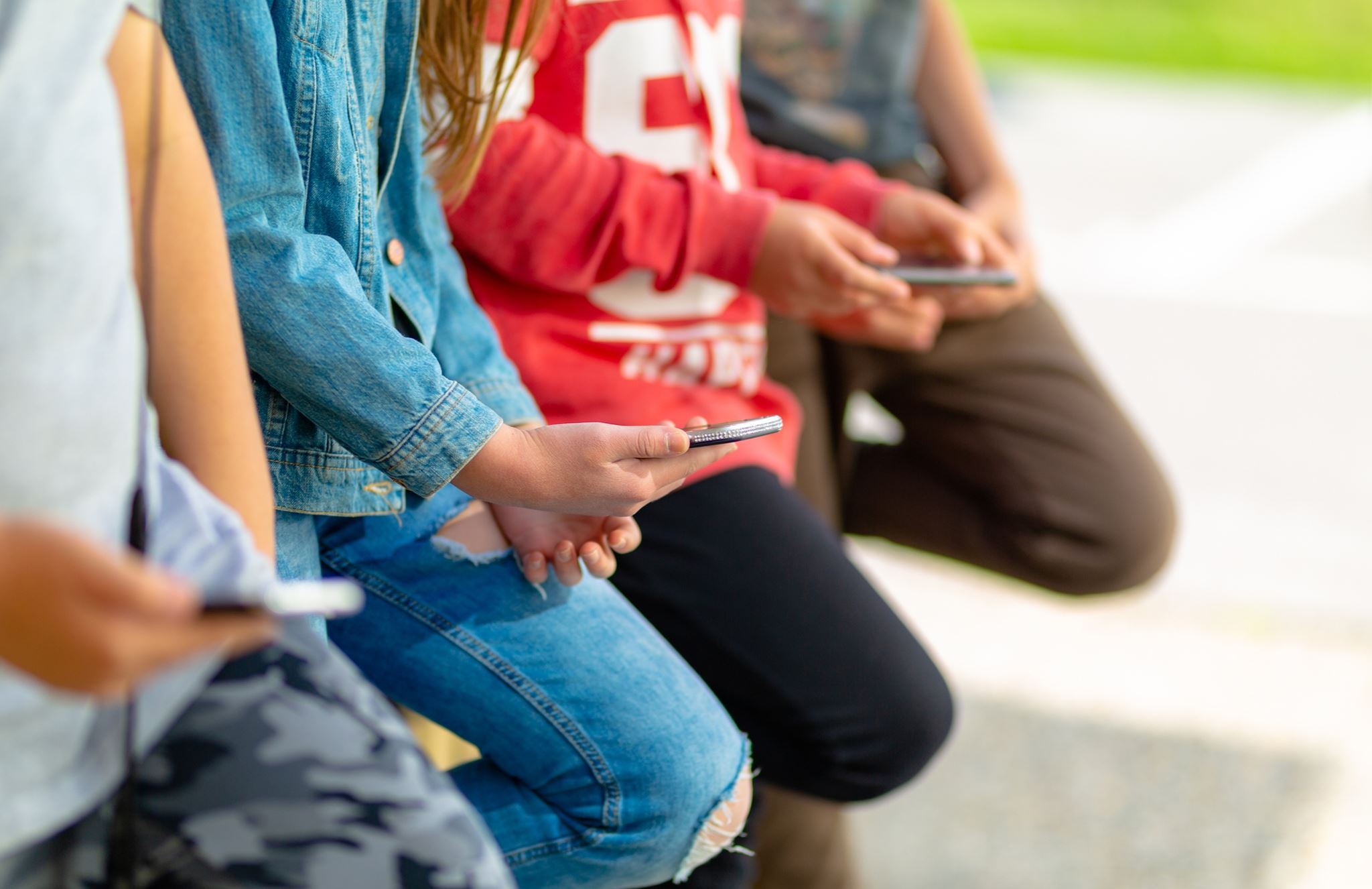 Αδιανόητο:Τρία κορίτσια αυτοκτόνησαν όταν οι γονείς τούς πήραν τα κινητά