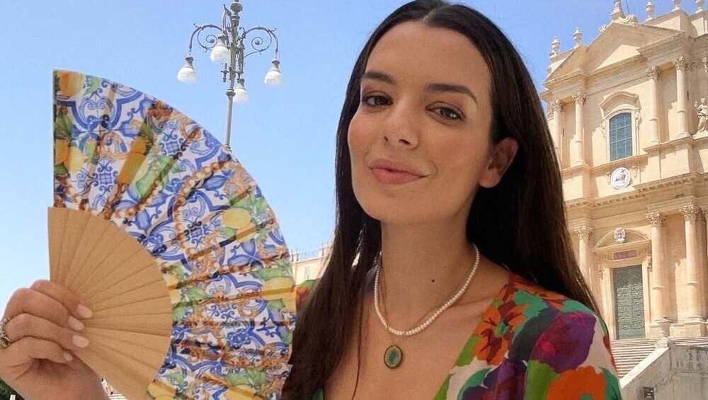 H Νικολέττα Ράλλη σ' ένα μοναδικό ταξίδι στον ιταλικό νότο με την κορούλα της