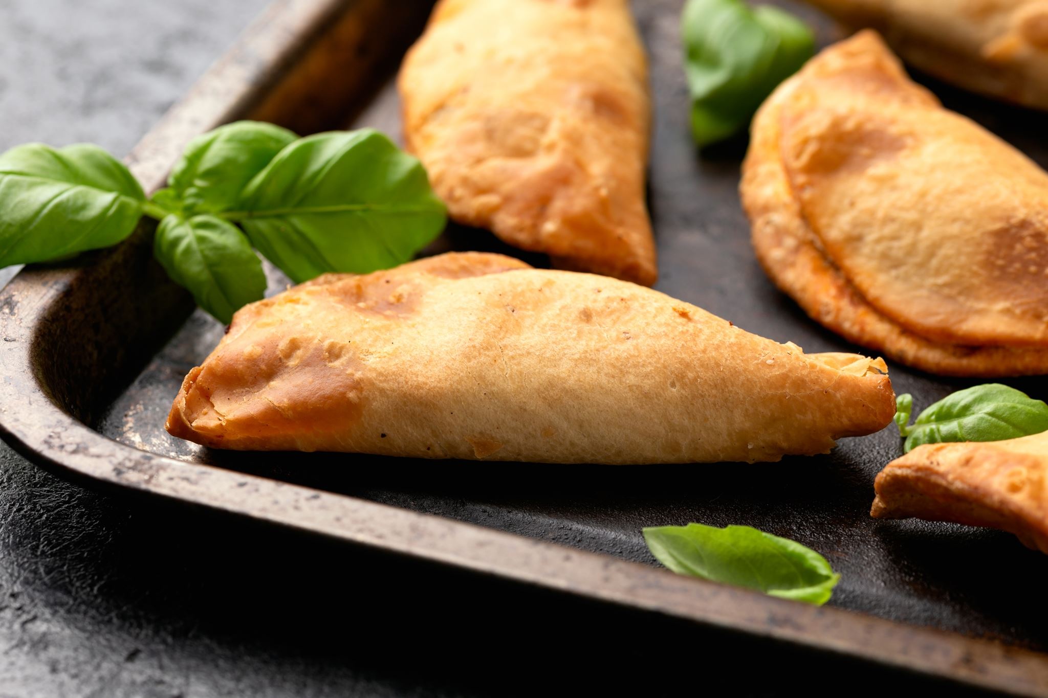 Η πιο εύκολη συνταγή για να φτιάξεις μπουρεκάκια τυριού με ζύμη γιαουρτιού