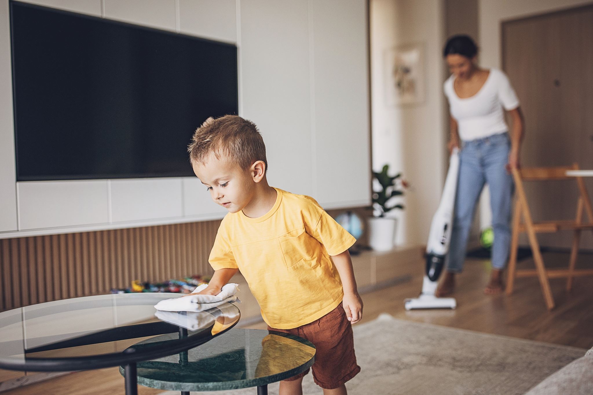 Σπίτι στην εντέλεια; 10 έξυπνα cleaning hacks που κάνουν τη διαφορά