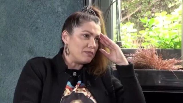 Κλέλια Ρένεση: "Ο μπαμπάς υπάρχει σαν φιγούρα, μια παρουσία σπανιότατη στη δική μας την περίπτωση