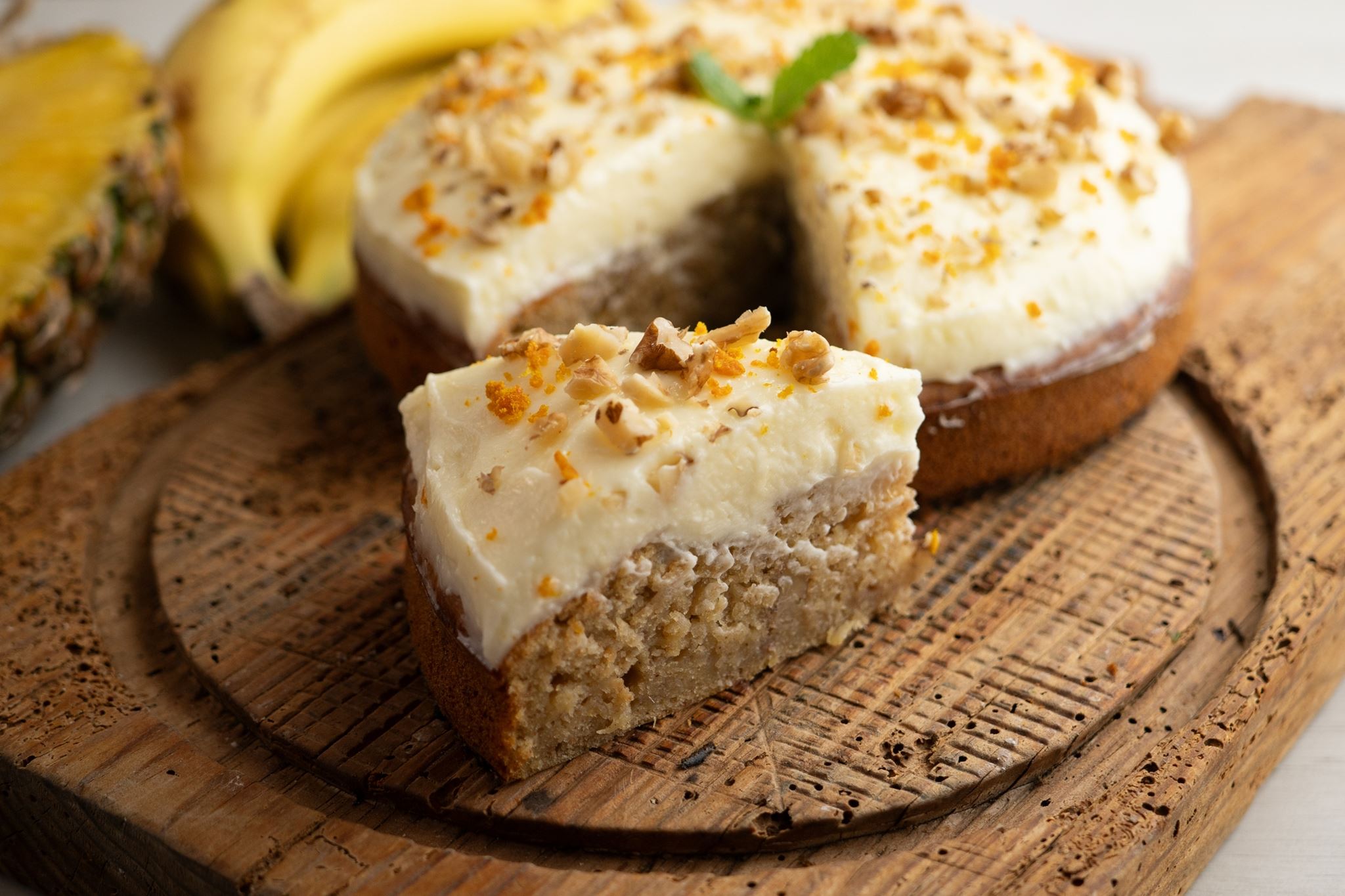 Κέικ μελομακάρονο: Το viral γλυκό που φέρνει τις γιορτές σε κάθε μπουκιά