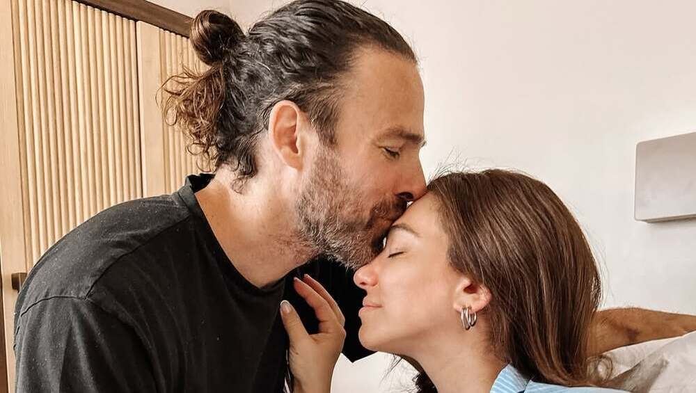 Ευρυδίκη Βαλαβάνη: "Ο Γρηγόρης έκοψε τον ομφάλιο λώρο, ζήσαμε μαζί τον τοκετό"