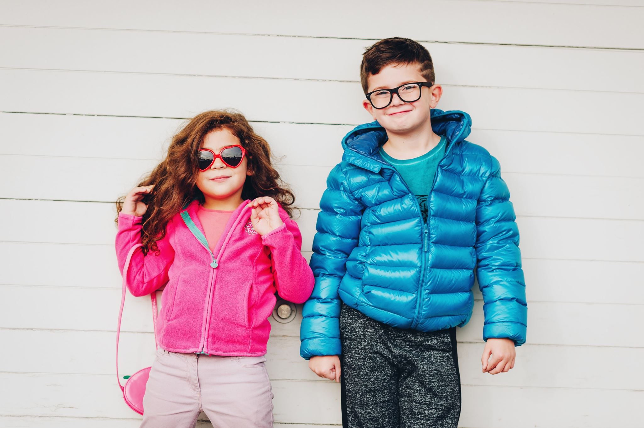 Θα ξεχωρίσουν στο προαύλιο: Αυτά είναι τα ρούχα που θέλουν να φορούν τα παιδιά στο σχολείο