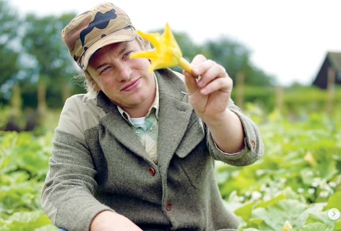 Jamie Oliver: Η μάχη με τη δυσλεξία, τα σκληρά παιδικά χρόνια και η αποκάλυψη για τη νευροδιαφορετική οικογένειά του