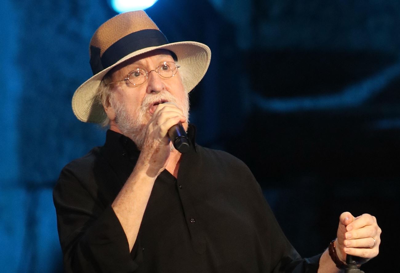 Ο Διονύσης Σαββόπουλος ως πατέρας, σύζυγος και δημιουργός των γλυκών μελωδιών των παιδικών μας χρόνων