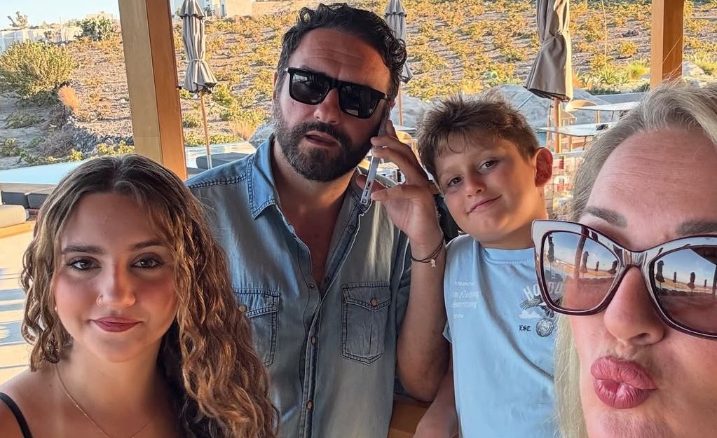 Δημήτρης Ηλίας: Η εμφάνιση του γιου του Μελέτη Ηλία μαζί με τον μπαμπά του στο Σόι Σου