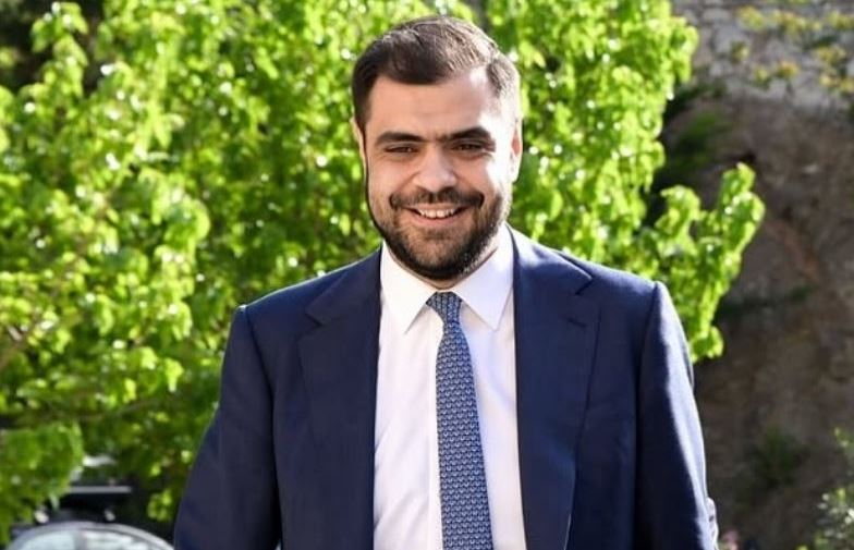 Παύλος Μαρινάκης: "Πόσο τιμάμε τη μαμά που μεγαλώνει ένα παιδί; Πρέπει να κινηθούμε σε αυτήν τη λογική"