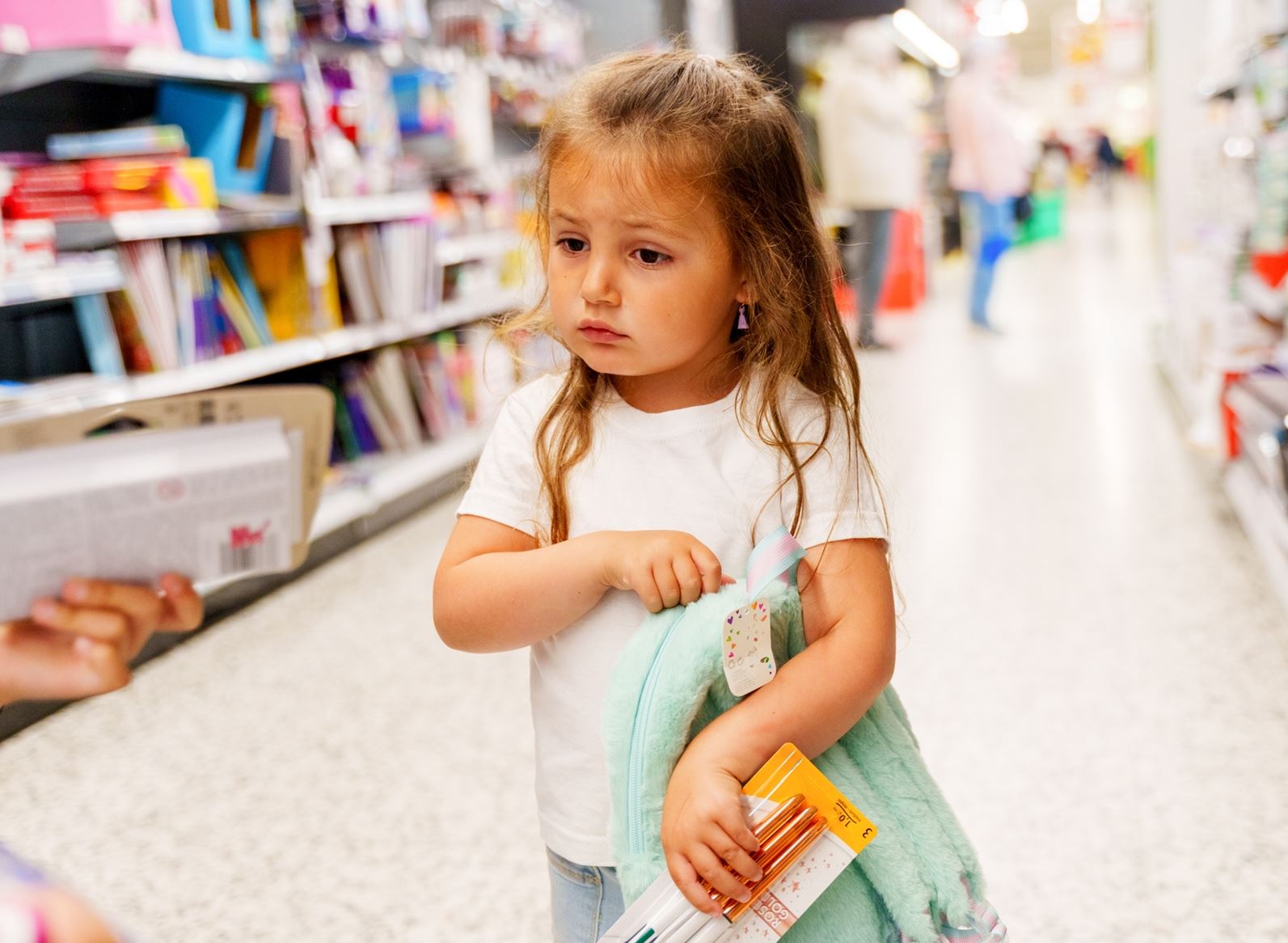 Back to school hauls: Γιατί δεν θέλω το παιδί μου να εκτεθεί στο νέο trend στα social media