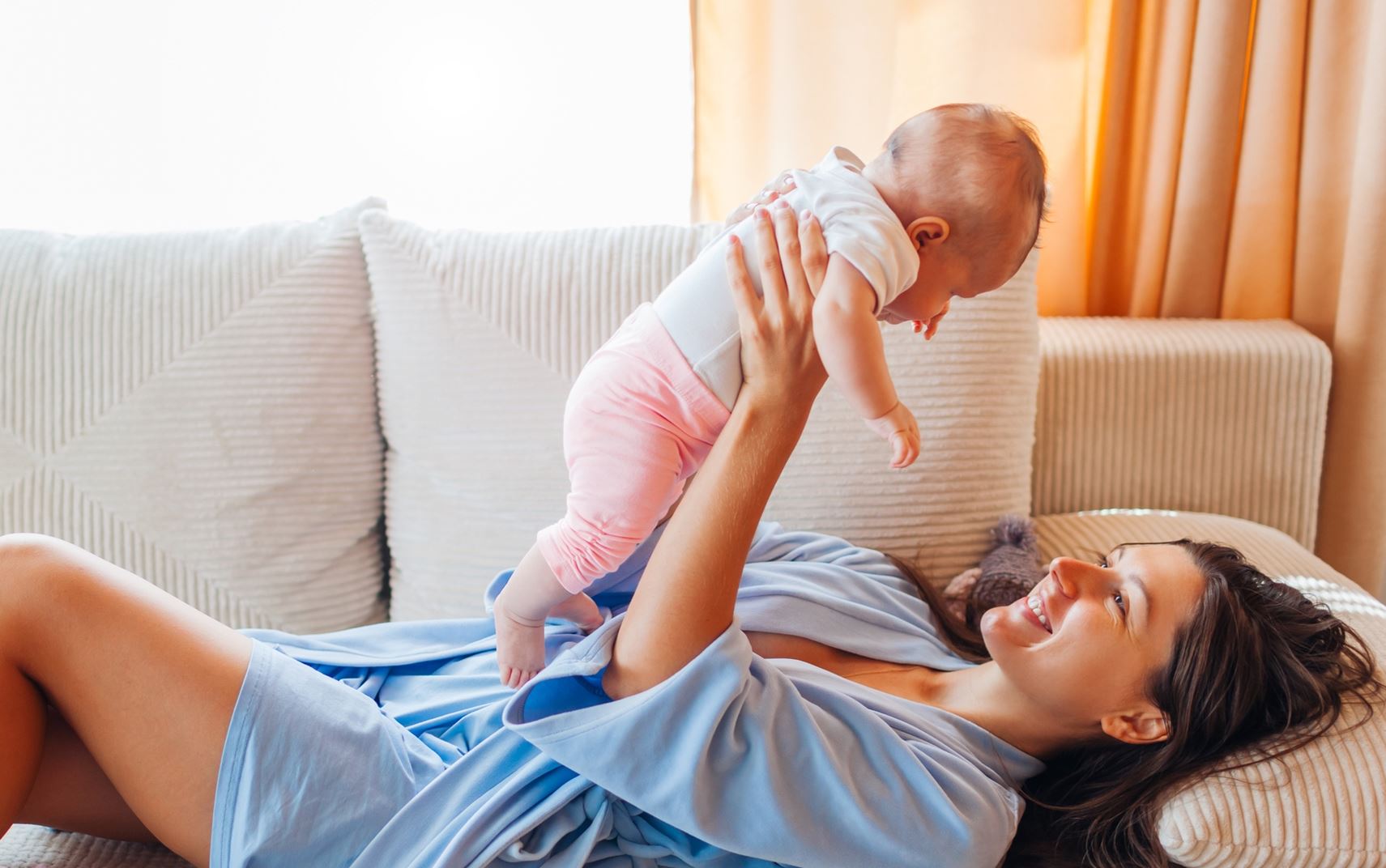 10 homewear επιλογές για να νιώθεις κομψή και άνετη μετά από την επιστροφή σου από το μαιευτήριο