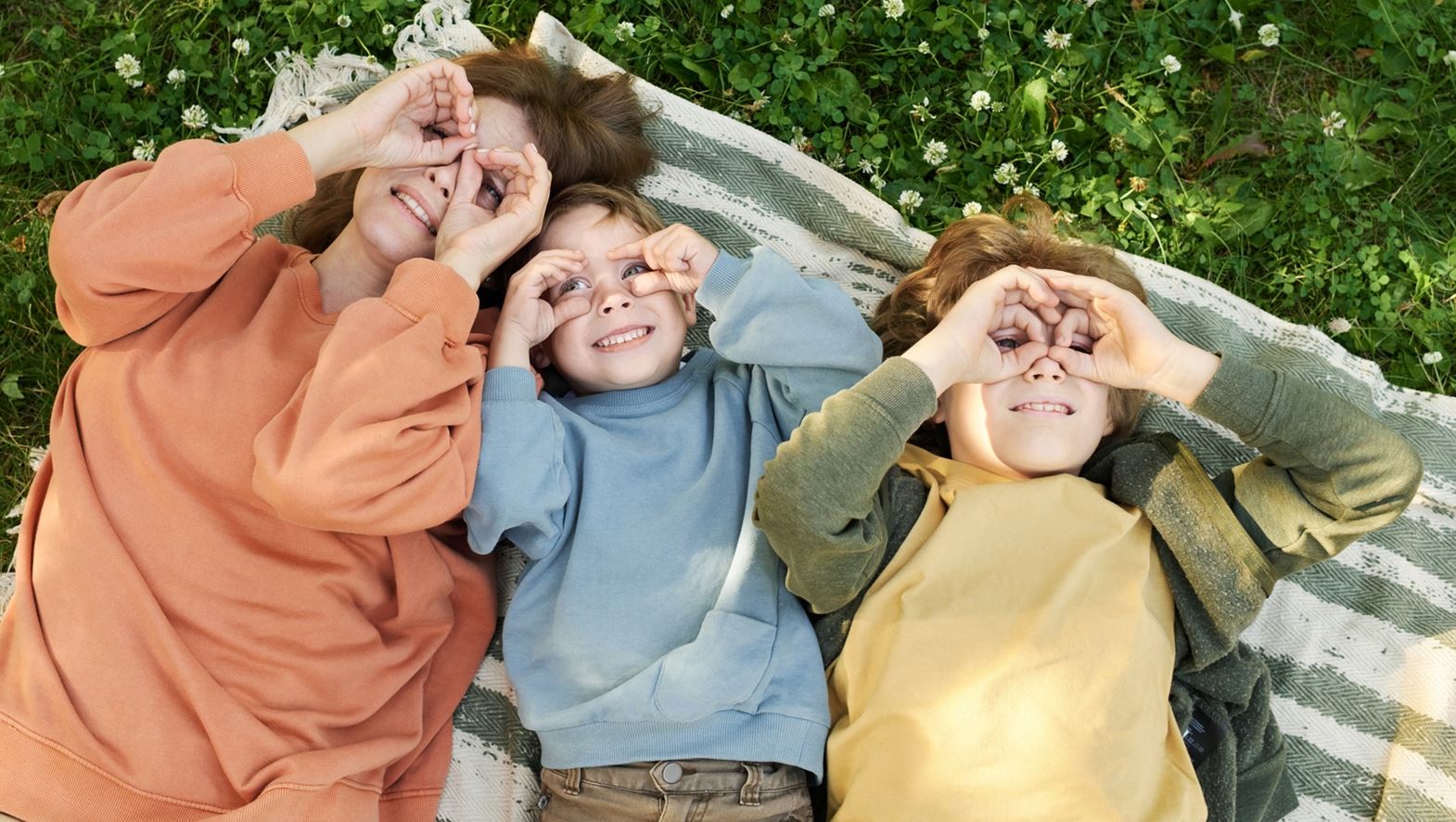 Πώς σε βλέπουν τα παιδιά σου, ανάλογα με την ηλικία τους