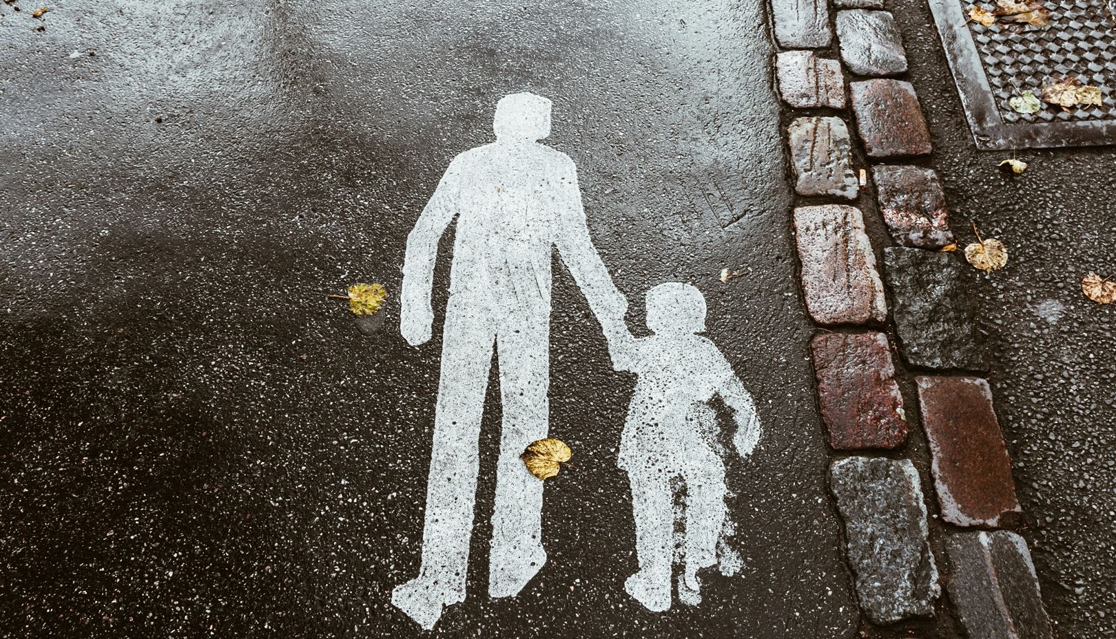 "Δεν αντέχω να το βλέπω να αγχώνεται. Και για να το βοηθήσω… καμιά φορά του κάνω εγώ τις ασκήσεις"