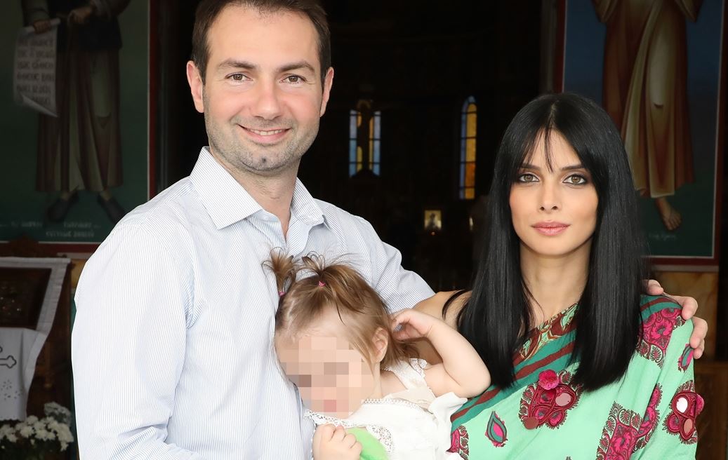 "Δεν θα ξυπνούσε, αν κοιμόταν": Η εξομολόγηση της Άννας Μπεζάν για την υγεία της κόρης της μετά τη γέννησή της